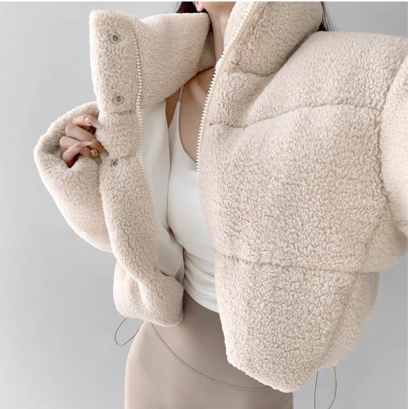 Kurz geschnittene Teddyfell-Jacke – Stylisch & Kuschelig